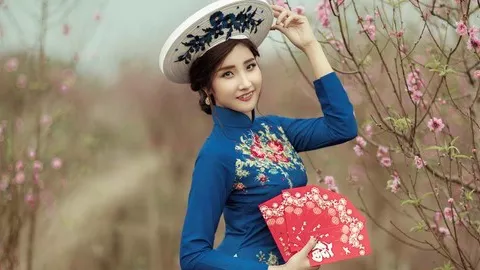 女子吃面摔骨折索赔