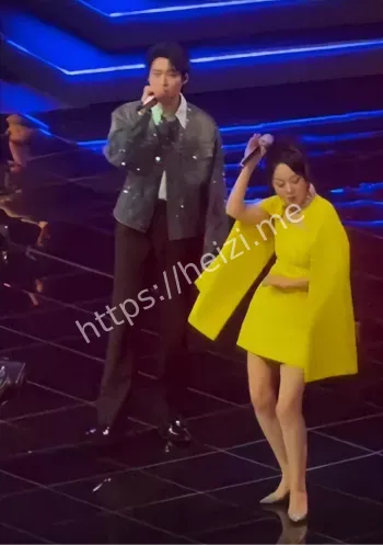 魏大勋闫妮微醺舞台